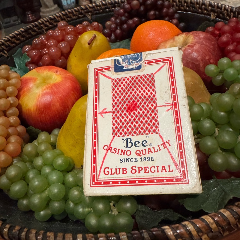 WELL LOVEDD VINTAGE PLAYING CARDS - Picture 3 of 8